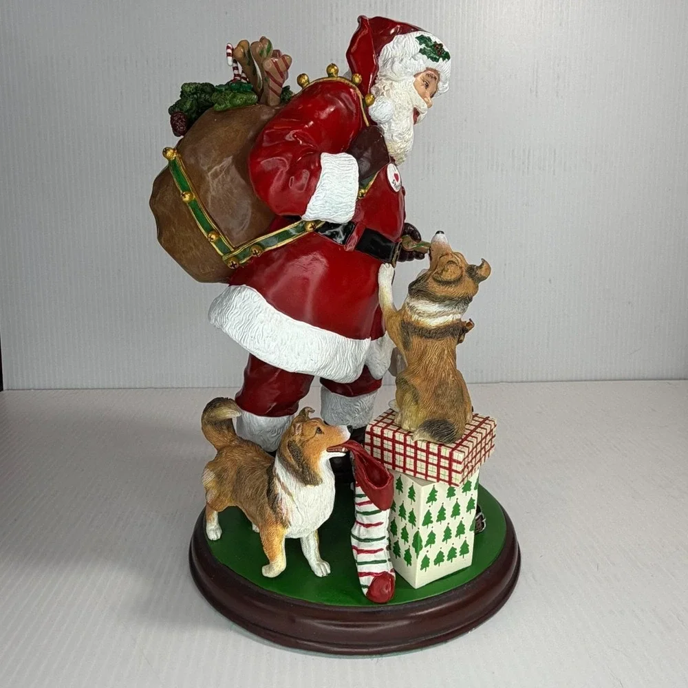 Danbury Mint Santa's Little Shelties Dog Christmas Figurine Sculpture EUC No Box